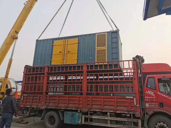 城关如何根据测量要求选择合适的电压表量程？