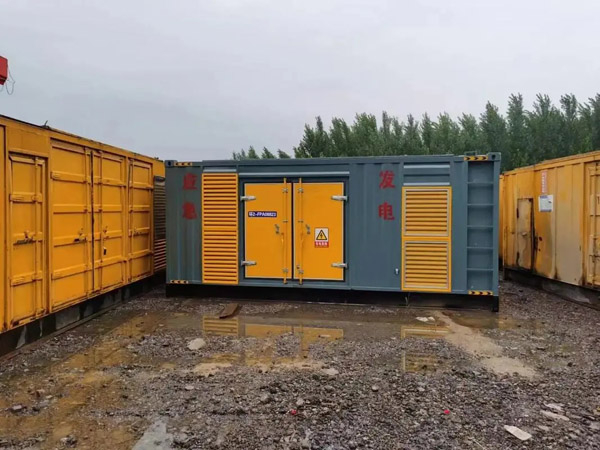 城关柴油发电机如何判断干式空气滤清器是否需要更换？